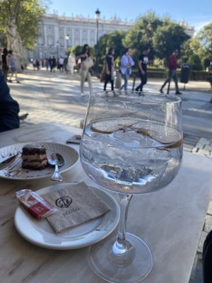 Café de Oriente Palacio Real by null