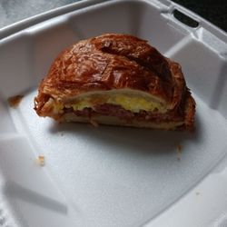Johnny's Chalet - Mommas Sandwich
