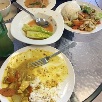 Khao San Thai Kitchen - Green Papaya salad Spicy Vegetables over rice Spicy Yellow chicken curry over rice - Thai Near Me - Salinas, California Khao San Thai Kitchen - Green Papaya salad Spicy Vegetables over rice Spicy Yellow chicken curry over rice - Thai Near Me - Salinas, California