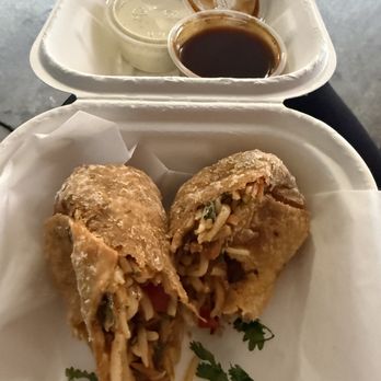 Agave & Rye - Short North - Carne asada egg roll with ramen noodles - Tacos Near Me - Columbus, Ohio Agave & Rye - Short North - Carne asada egg roll with ramen noodles - Tacos Near Me - Columbus, Ohio