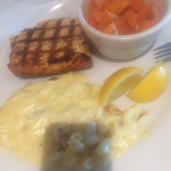 Foxiis Restaurant & Bar - Wild caught salmon, glazed carrots and mac and cheese - American Near Me - Murphy, Texas Foxiis Restaurant & Bar - Wild caught salmon, glazed carrots and mac and cheese - American Near Me - Murphy, Texas
