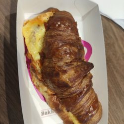 Bakker Bart - Cheese croissant. 7-aug-2022 Went to this place before with fkb ayam corona