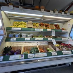 Clendenen's Cider Works - Fresh produce at Clendenen's Cider Works in December 2024