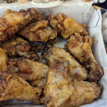 Buffalo Wild Wings - 15 piece traditional wings in garlic parmesan flavor - American Near Me - Manassas, Virginia Buffalo Wild Wings - 15 piece traditional wings in garlic parmesan flavor - American Near Me - Manassas, Virginia