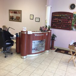 Total Nails - The Salon very clean and heathy.