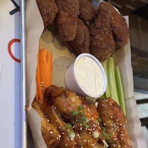 OVER/UNDER SPORTS BAR - 70 Photos & 27 Reviews - 2723 N Halsted St ...