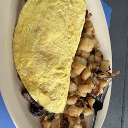 Northend Grill - Veggie omelette & home fries.