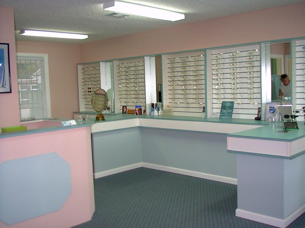 THE OPTICAL OUTLET Updated October 2024 949 N Navy Blvd, Pensacola