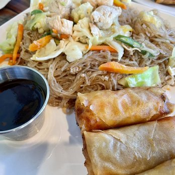 Elsie's Egg Rolls - Pancit with vegetable lumpia and spicy sweet and sour sauce - Filipino Near Me - Hutto, Texas Elsie's Egg Rolls - Pancit with vegetable lumpia and spicy sweet and sour sauce - Filipino Near Me - Hutto, Texas