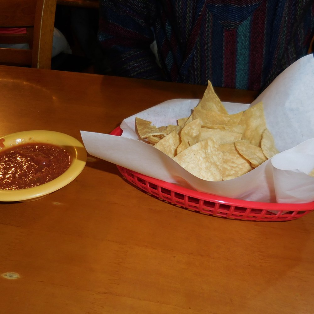 La Casa del Sazón - Started of with some chips and salsa! - Mexican Near Me - Salinas, California La Casa del Sazón - Started of with some chips and salsa! - Mexican Near Me - Salinas, California