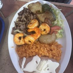 If they have any you want, they can make you with shrimp and meat together