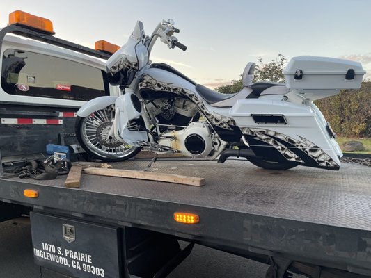 Flatbed Towing - We can tow your motorcycles to your expensive cars. Flatbed Towing - We can tow your motorcycles to your expensive cars.