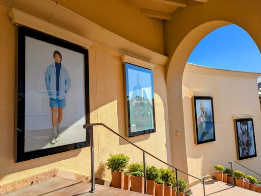 Fashion Island by null