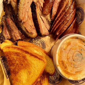 Pioneer BBQ - Brisket, Link, Mac n Cheese, Garlic Toast - Barbeque Near Me - San Diego, California