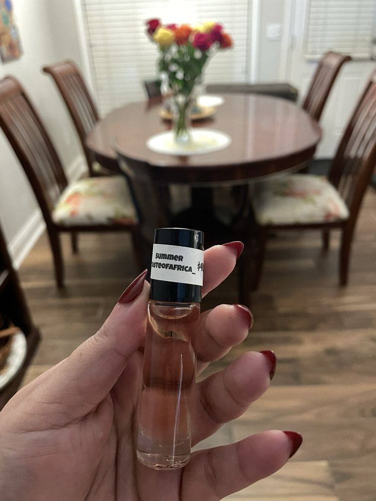 Irresistible Scents Logo
