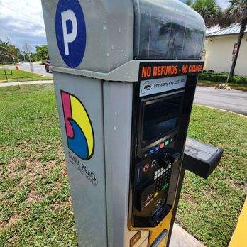 Dania Beach Parking Lot - Parking Near Me - Dania Beach, Florida