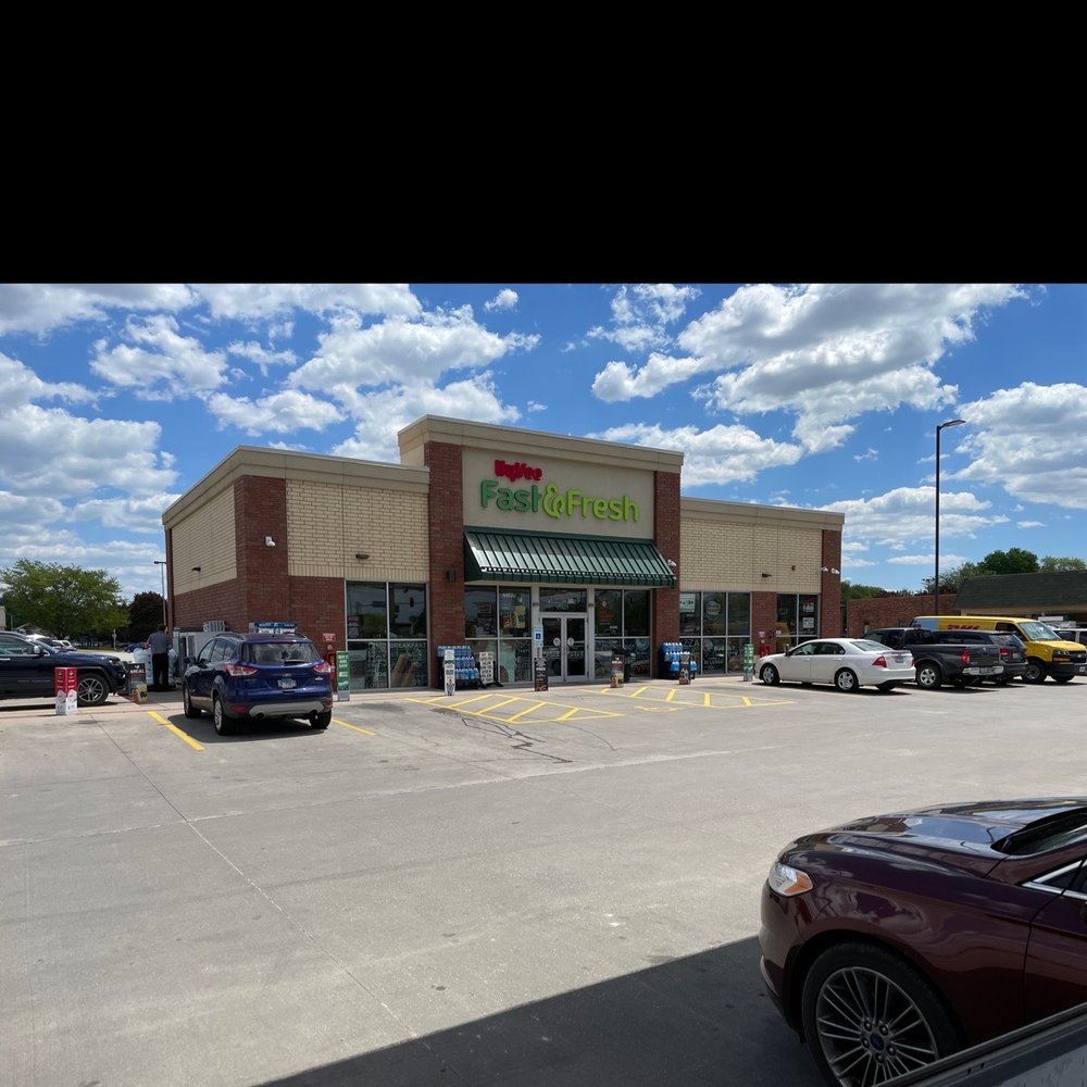 HYVEE FAST & FRESH Updated April 2024 1925 Henderson Street