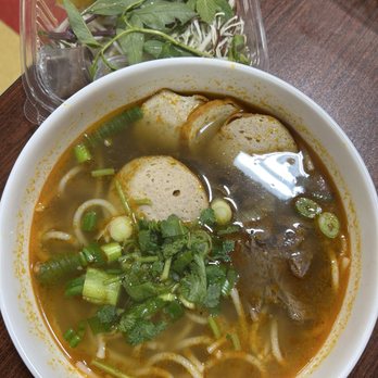 Pho Tai - Bún Bò Huế (Spicy Hue Beef Noodle, $15) - Vietnamese Near Me - Duluth, Georgia