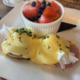 Eggs Benedict's Eggs Benedict's