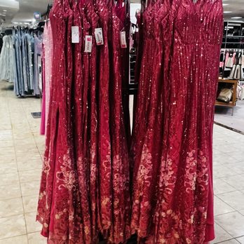 Dillard's Clearance Center - Department Stores Near Me - Kenner, Louisiana