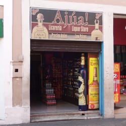 Licorería Ajúa - Entrada de la licorería