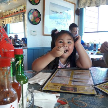 Barbara's Fishtrap - Abi - Seafood Near Me - Half Moon Bay, California