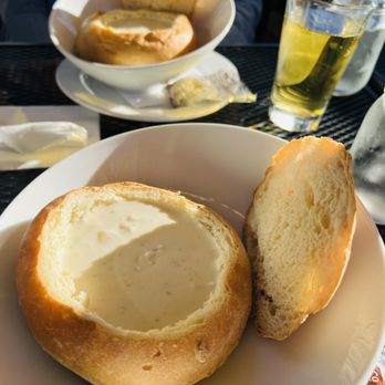 The Rose and Crown - Clam chowder in bread bowls - American Near Me - Nantucket, Massachusetts