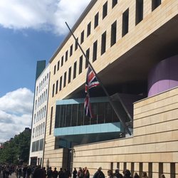 British Embassy - Britische Botschaft Berlin. Halbmast #Manchester