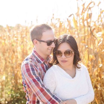 Uncle John’s Cider Mill - Engagement phot session in the corn maze - Cideries Near Me - Saint Johns, Michigan Uncle John’s Cider Mill - Engagement phot session in the corn maze - Cideries Near Me - Saint Johns, Michigan
