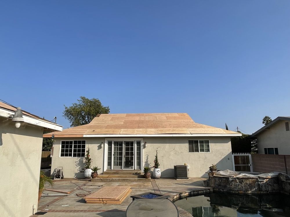 Slide of Ganado Roofing