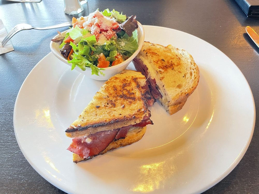 Social spots from Harry's Bar and Grill