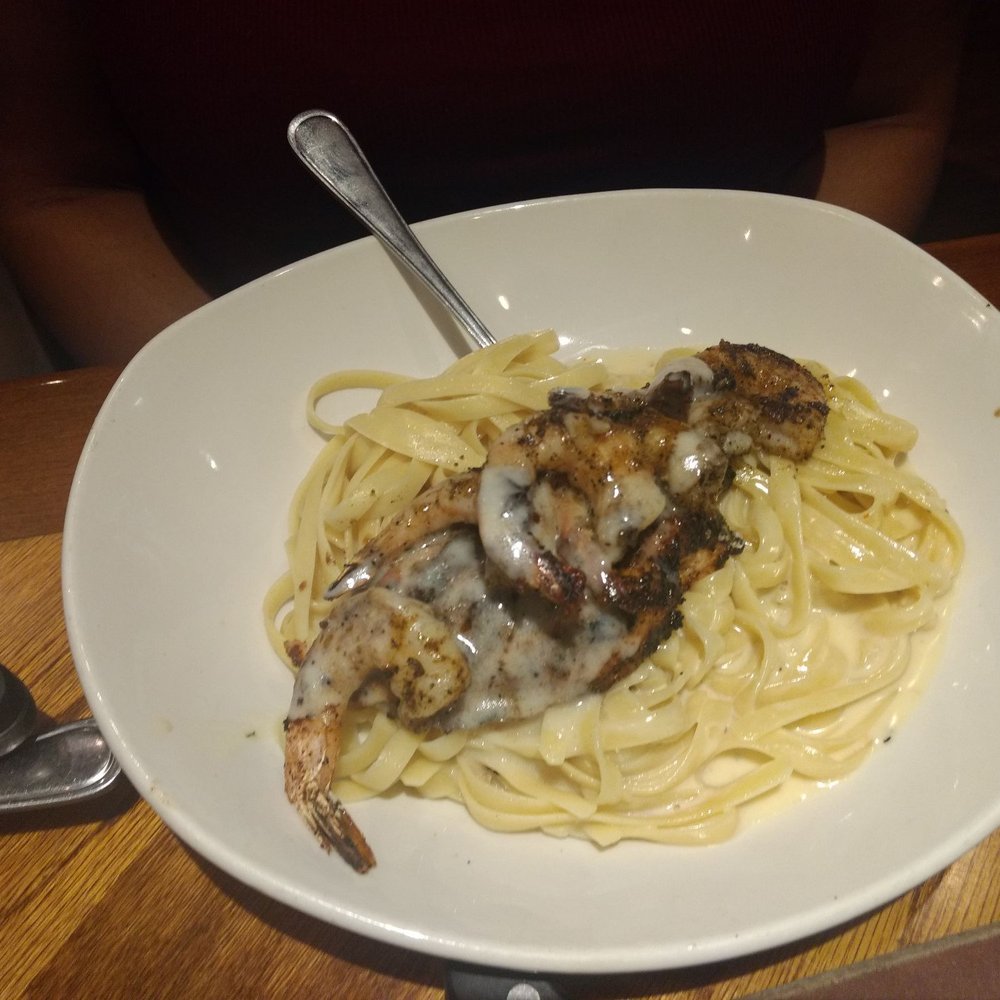 Outback Steakhouse - Chicken shrimp Alfredo - Steakhouses Near Me - Memphis, Tennessee