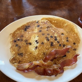 Thunderbird Cafe - Chocolate chip pancakes and bacon - Breakfast & Brunch Near Me - McGaheysville, Virginia