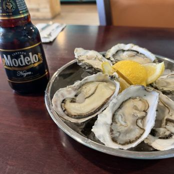 Catch 25 - Half dozen Oysters - Seafood Near Me - Hollister, California