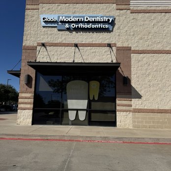 Glade Modern Dentistry and Orthodontics - Dentist, office, lobby, one of the operating rooms in receptionist area - General Dentistry Near Me - Euless, Texas