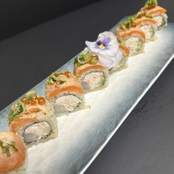 Hinata Sushi - The King of Salmon Roll