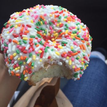 Dad's Donuts & Bakery - Best sprinkle donut in The Valley - Donuts Near Me - Burbank, California