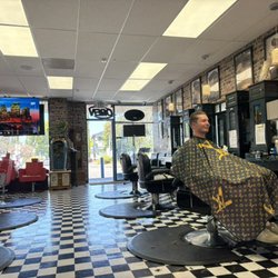 NELSON OWNER DO HAIR CUT SHORT LAYER FOR MEN