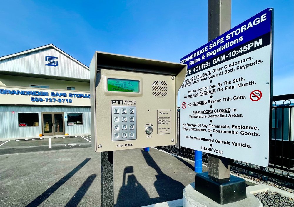 GRANDRIDGE SAFE STORAGE 8122 W Grandridge Blvd, Kennewick, Washington