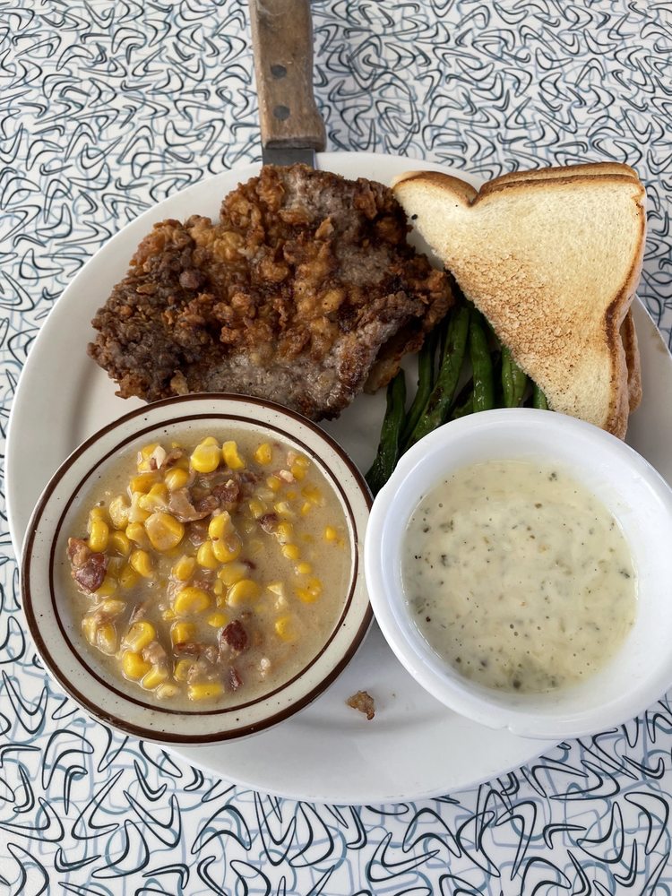 Hangar 6 Air Cafe Logo