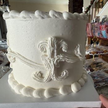 The Batter Up Bakery - Poorly decorated wedding cake received - Desserts Near Me - Temecula, California The Batter Up Bakery - Poorly decorated wedding cake received - Desserts Near Me - Temecula, California