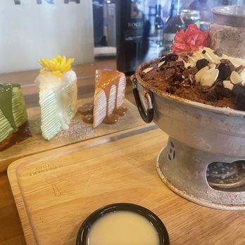 U :Dessert Story - Cake Sampler & Choco Bingsoo - Desserts Near Me - Berkeley, California