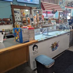 Bella Art Works Creative Cafe - Inside ice cream counter