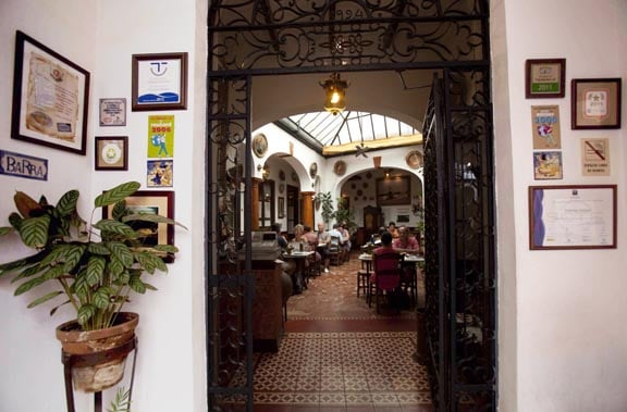 Taberna Salinas by null