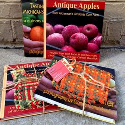 Periwinkle Fog - Beautiful Michigan books featuring photos from Grand Rapids local Dianne Carroll Burdick