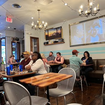 Treylor Park - Interior - New American Near Me - Savannah, Georgia