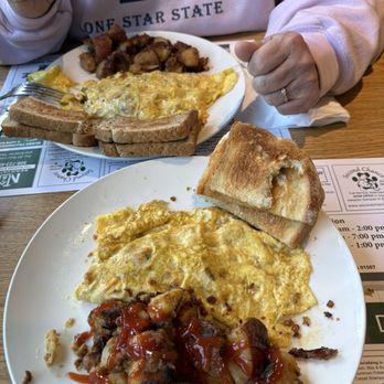 Yankee Diner - Western Omelette, Ham & Cheese Omelette, home-fries and toast. - Diners Near Me - Charlton, Massachusetts Yankee Diner - Western Omelette, Ham & Cheese Omelette, home-fries and toast. - Diners Near Me - Charlton, Massachusetts