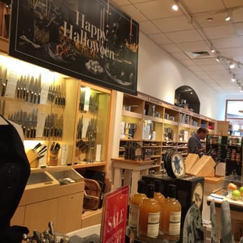 Williams-Sonoma - Lots of nice stuff - Kitchen & Bath Near Me - Manhattan Beach, California