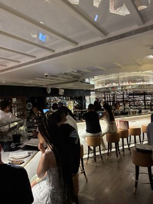 JNcQUOI Avenida by null