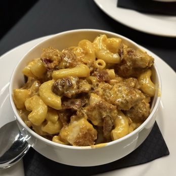 Barrel & Bacon - Buffalo mac (happy hour) - Cocktail Bars Near Me - Seattle, Washington Barrel & Bacon - Buffalo mac (happy hour) - Cocktail Bars Near Me - Seattle, Washington